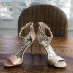 Gianni Bini platinum collection gem and satin pump